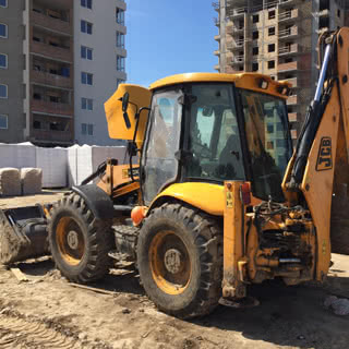 Экскаватор JCB 4CX в аренду